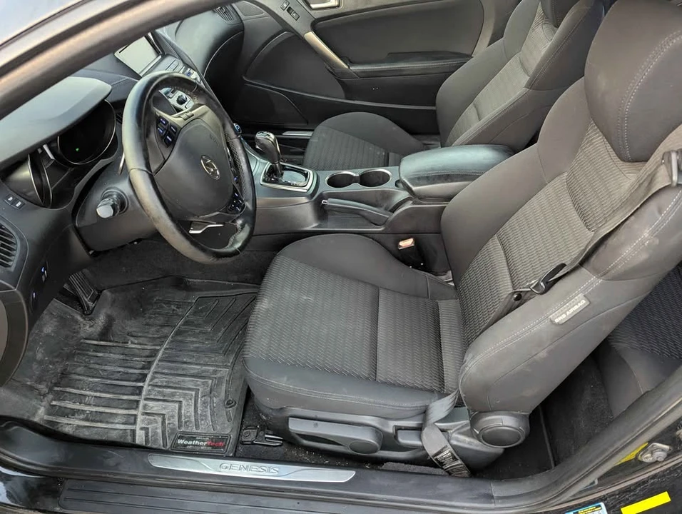 2016 Hyundai Genesis Coupe - Image 5 of 12