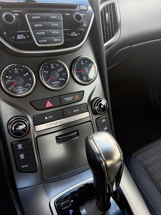 2016 Hyundai Genesis Coupe - Image 10 of 12