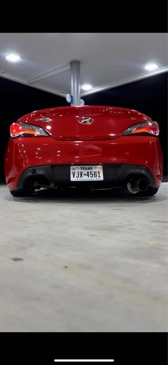 2016 Hyundai Genesis Coupe - Image 7 of 11