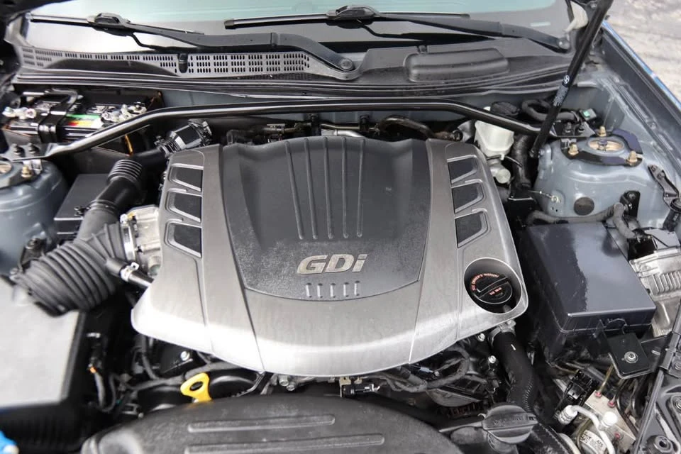 2016 Hyundai Genesis Coupe - Image 9 of 9