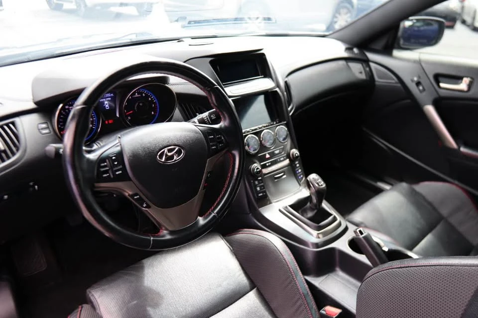 2016 Hyundai Genesis Coupe - Image 8 of 9