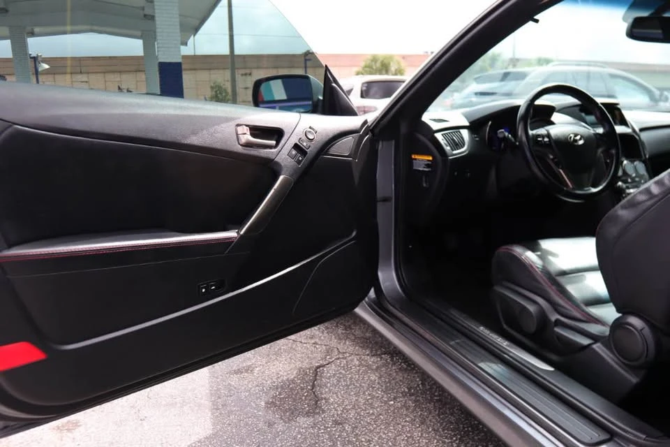 2016 Hyundai Genesis Coupe - Image 6 of 9