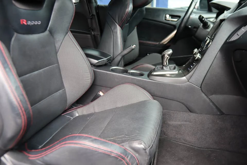 2016 Hyundai Genesis Coupe - Image 7 of 9