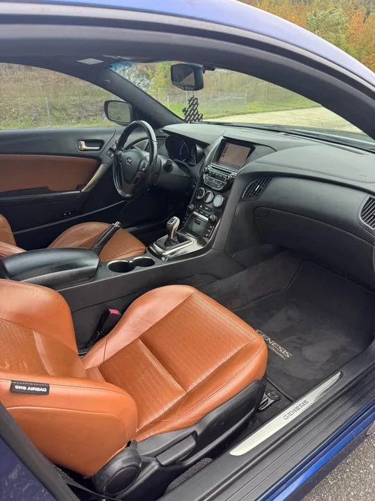 2016 Hyundai Genesis Coupe - Image 9 of 14