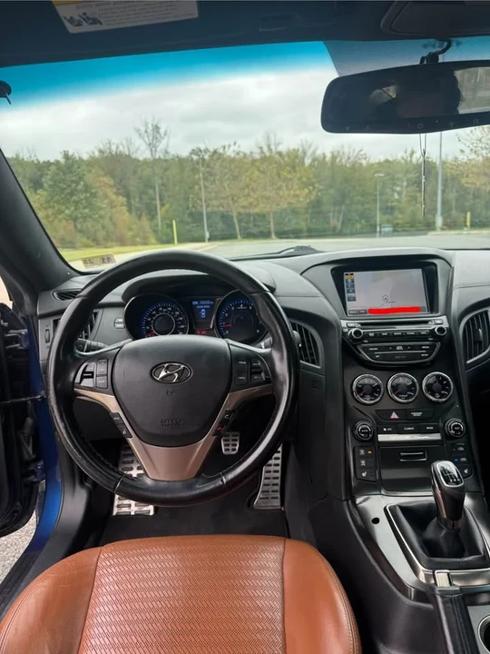 2016 Hyundai Genesis Coupe - Image 10 of 14