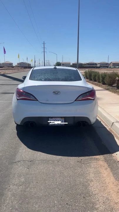 2016 Hyundai Genesis Coupe - Image 4 of 12