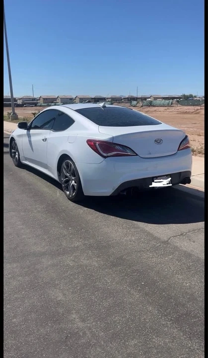 2016 Hyundai Genesis Coupe - Image 5 of 12