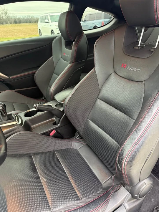 2016 Hyundai Genesis Coupe - Image 10 of 11