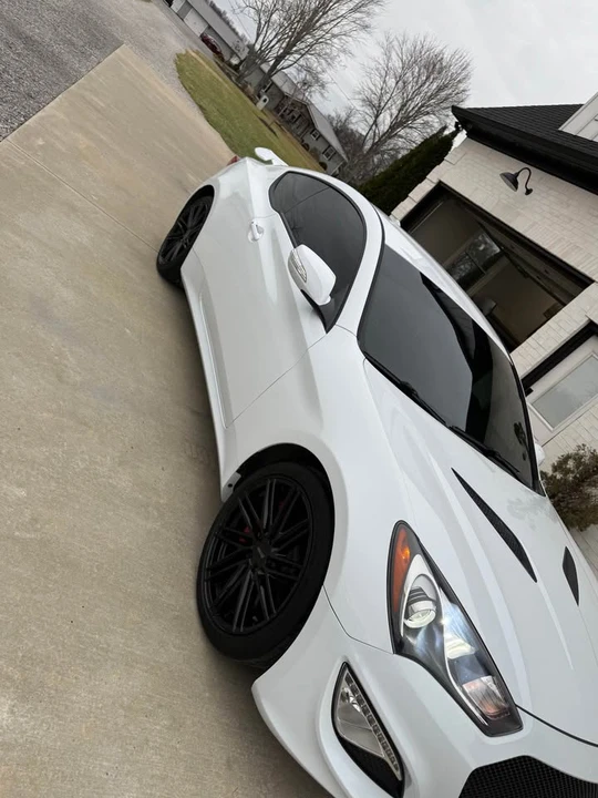 2016 Hyundai Genesis Coupe - Image 5 of 11