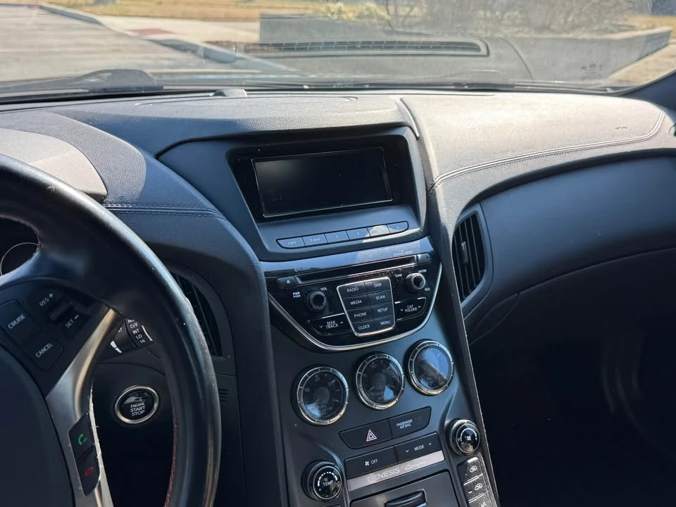 2016 Hyundai Genesis Coupe - Image 5 of 11