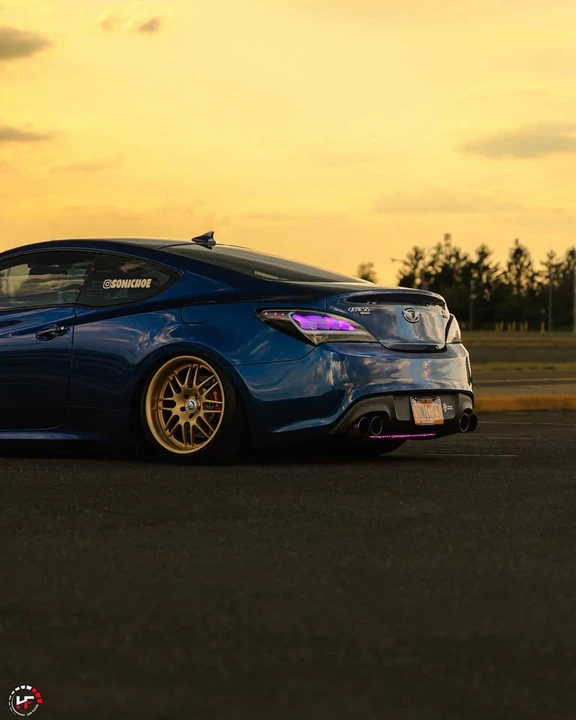 2016 Hyundai Genesis Coupe - Image 15 of 20