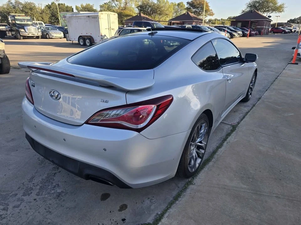2016 Hyundai Genesis Coupe - Image 7 of 20