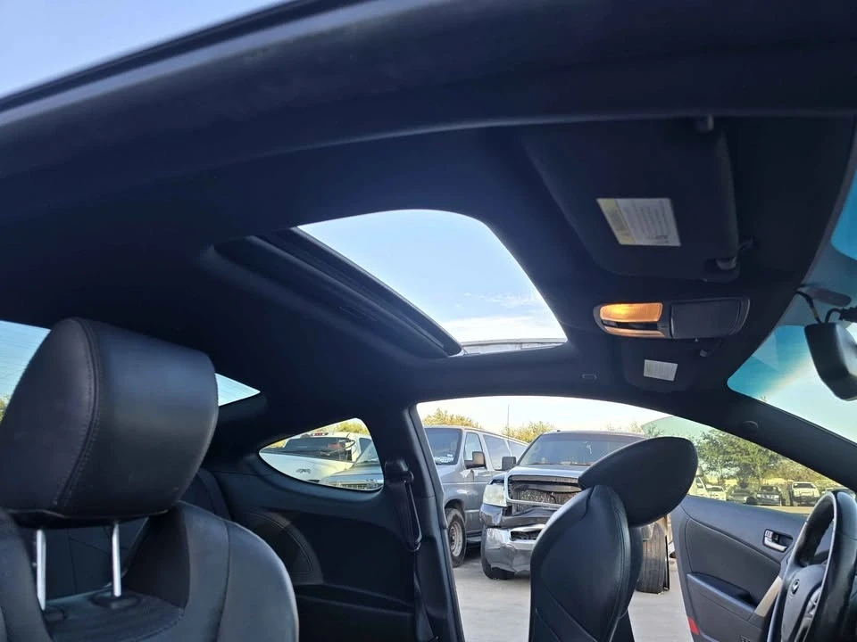 2016 Hyundai Genesis Coupe - Image 18 of 20