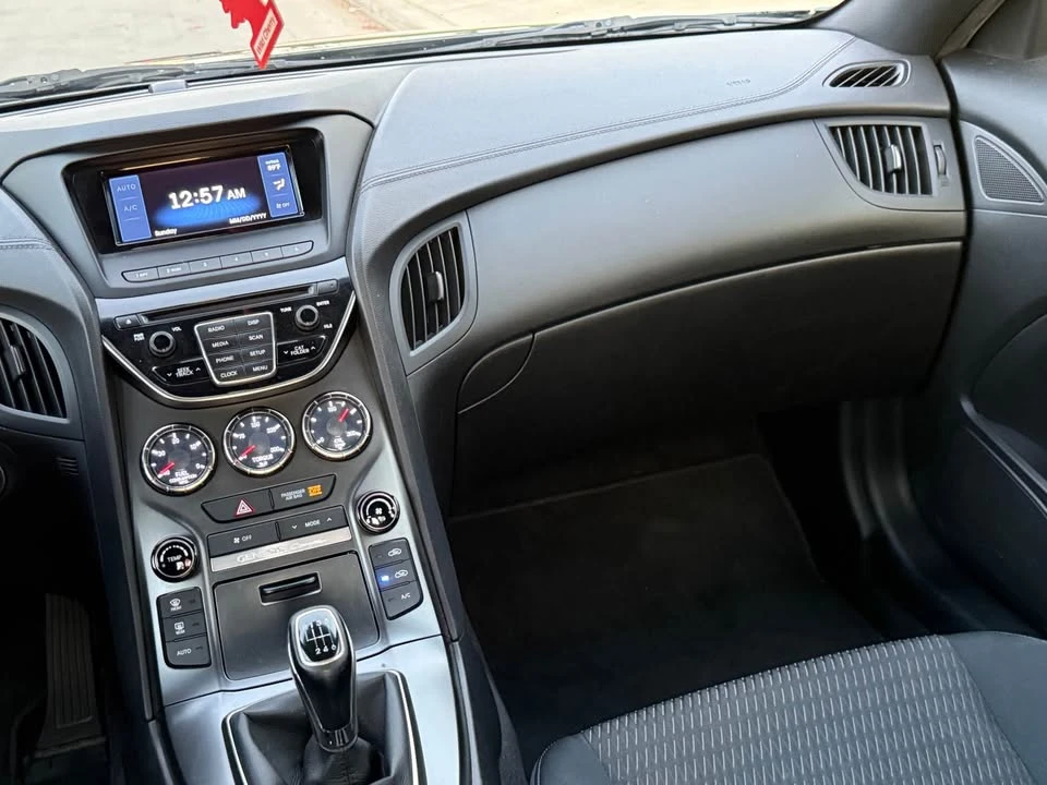 2016 Hyundai Genesis Coupe - Image 18 of 20