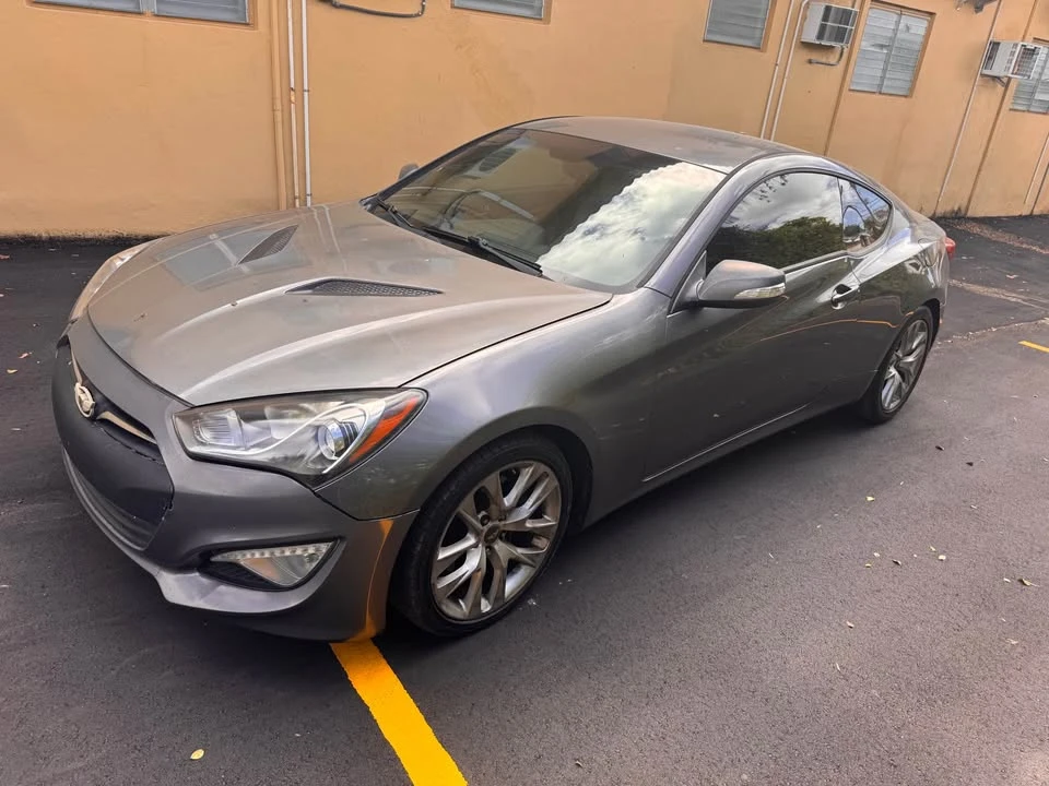 2016 Hyundai Genesis Coupe - Image 2 of 8