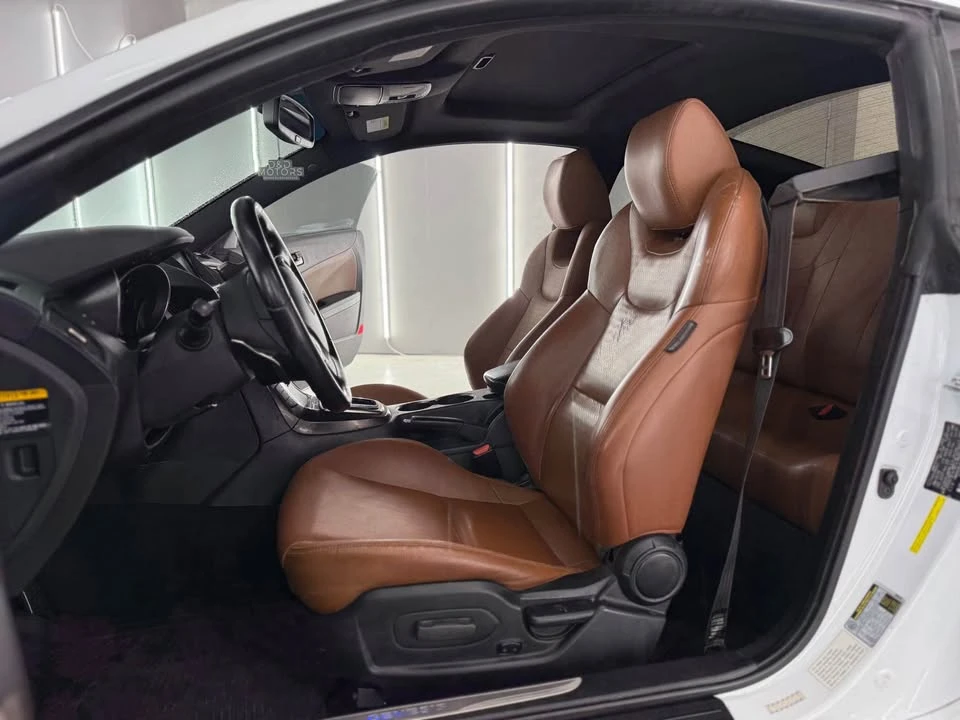2016 Hyundai Genesis Coupe - Image 12 of 17