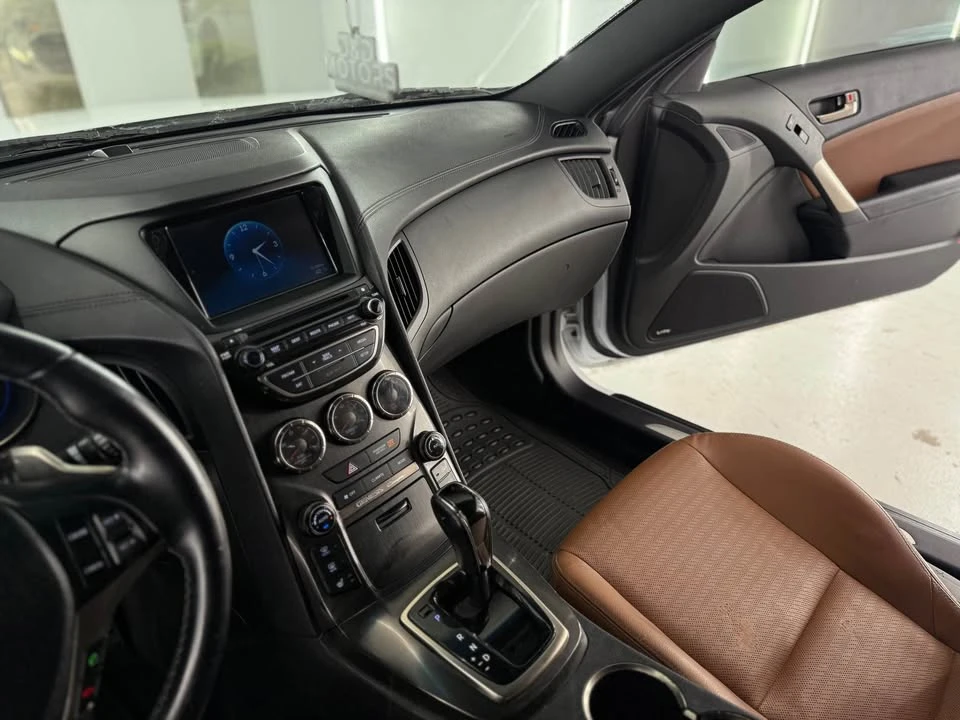 2016 Hyundai Genesis Coupe - Image 15 of 17