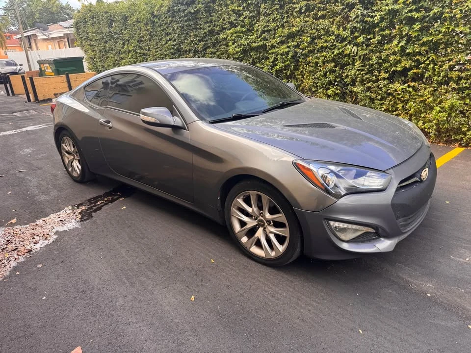 2016 Hyundai Genesis Coupe - Image 2 of 9