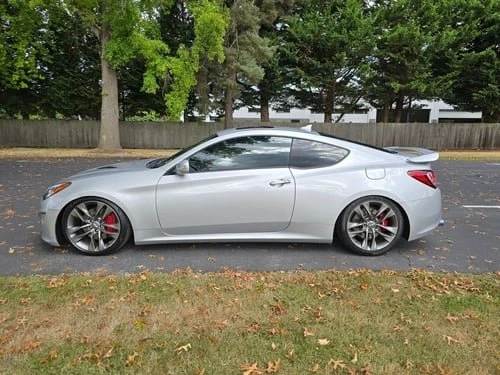 2016 Hyundai Genesis Coupe - Image 2 of 20