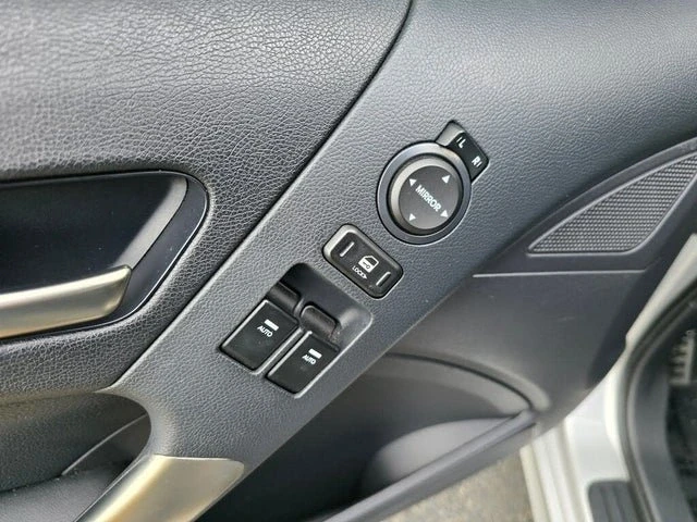 2016 Hyundai Genesis Coupe - Image 19 of 19