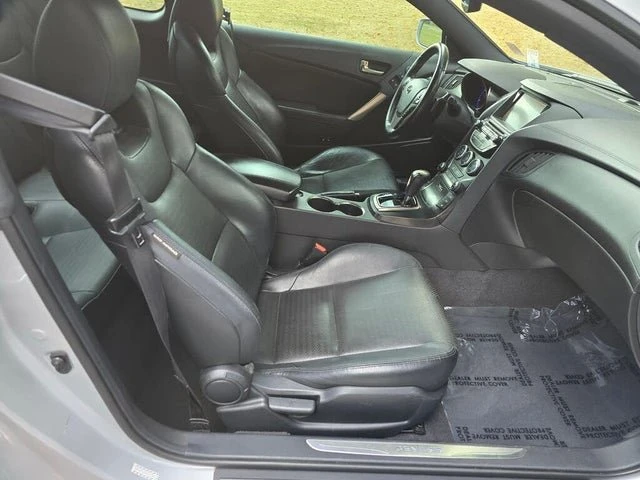 2016 Hyundai Genesis Coupe - Image 9 of 18