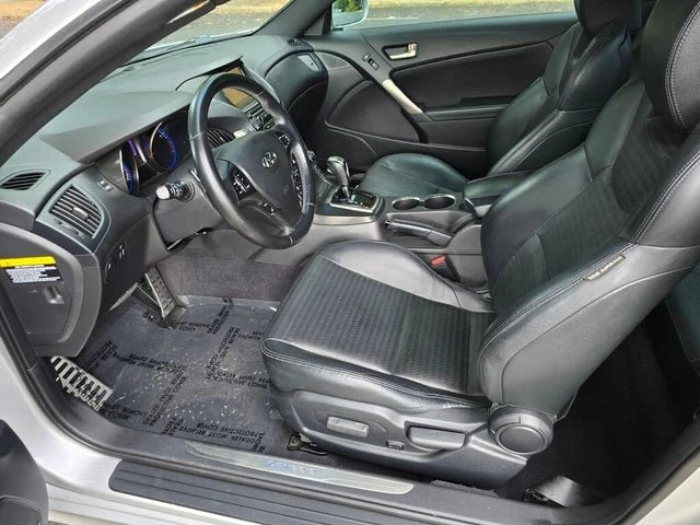 2016 Hyundai Genesis Coupe - Image 15 of 18