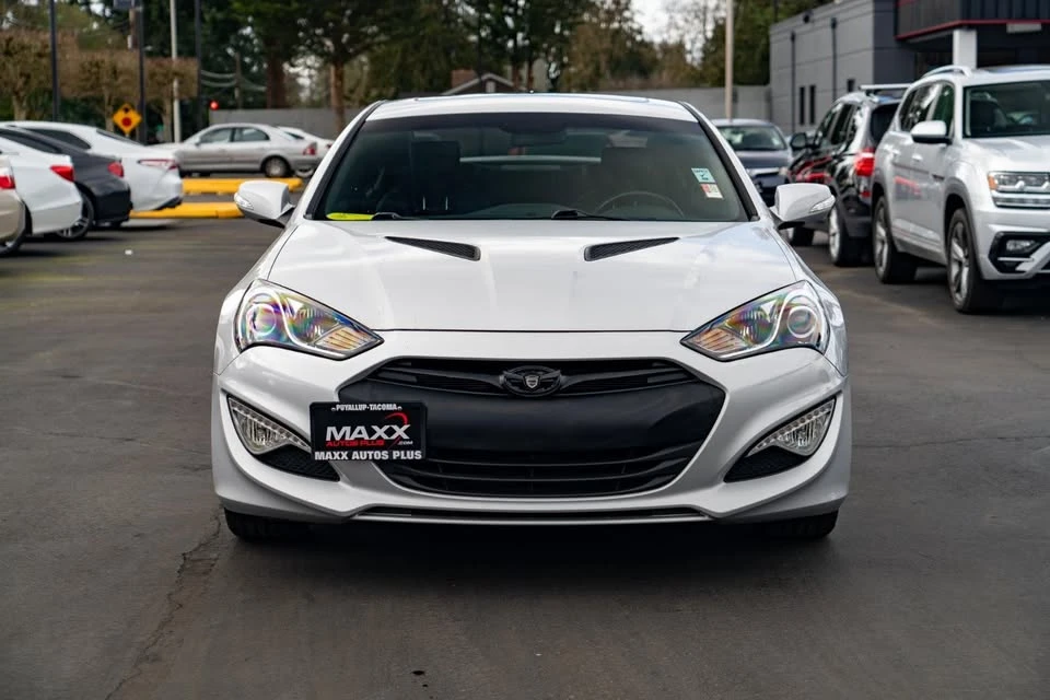 2016 Hyundai Genesis Coupe - Image 2 of 2