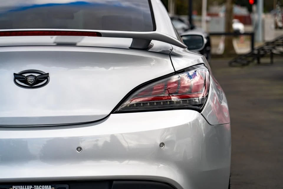 2016 Hyundai Genesis Coupe - Image 11 of 16