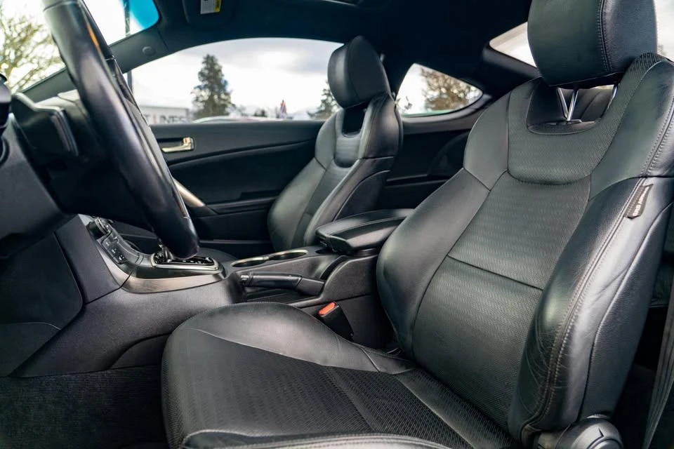 2016 Hyundai Genesis Coupe - Image 14 of 16