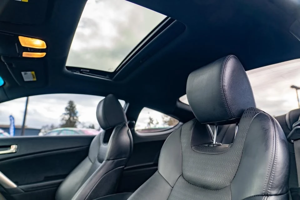2016 Hyundai Genesis Coupe - Image 15 of 16