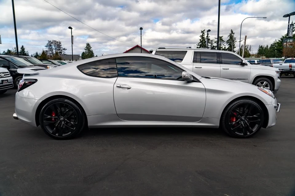 2016 Hyundai Genesis Coupe - Image 7 of 16