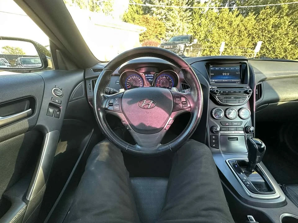 2016 Hyundai Genesis Coupe - Image 10 of 19