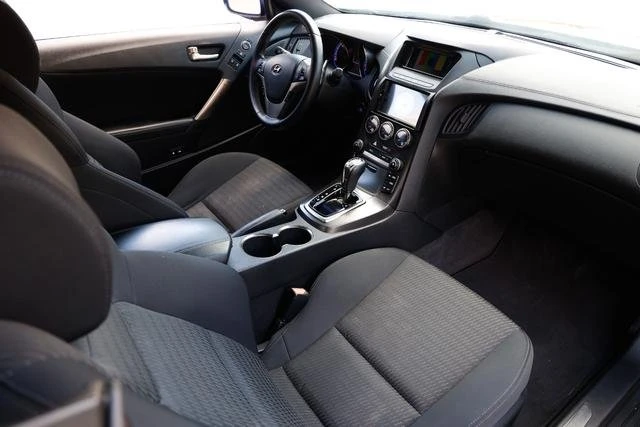 2016 Hyundai Genesis Coupe - Image 16 of 19