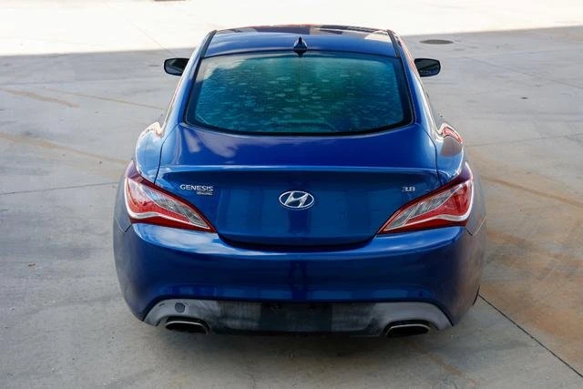 2016 Hyundai Genesis Coupe - Image 10 of 19
