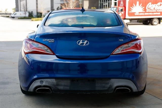 2016 Hyundai Genesis Coupe - Image 8 of 19