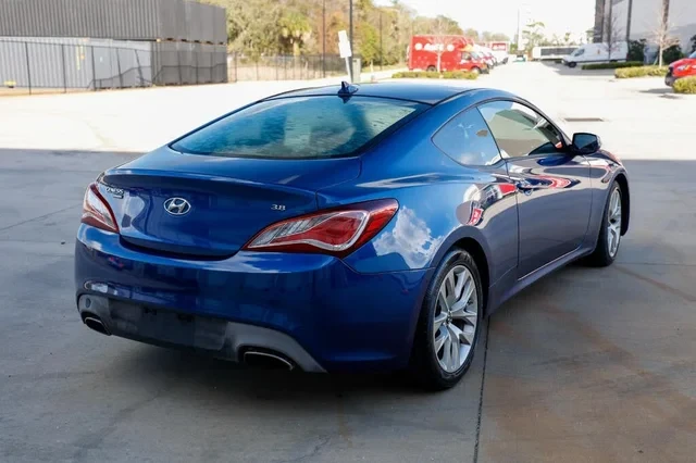 2016 Hyundai Genesis Coupe - Image 11 of 19