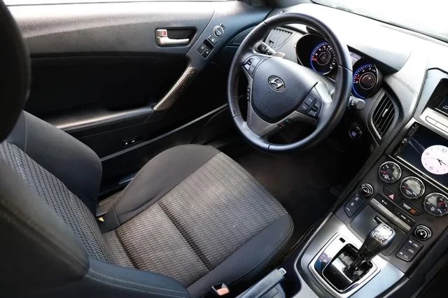2016 Hyundai Genesis Coupe - Image 19 of 19