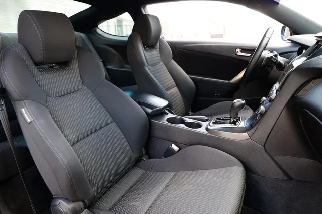 2016 Hyundai Genesis Coupe - Image 18 of 19