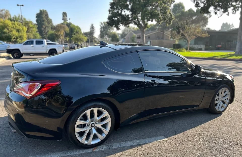 2016 Hyundai Genesis Coupe - Image 5 of 8