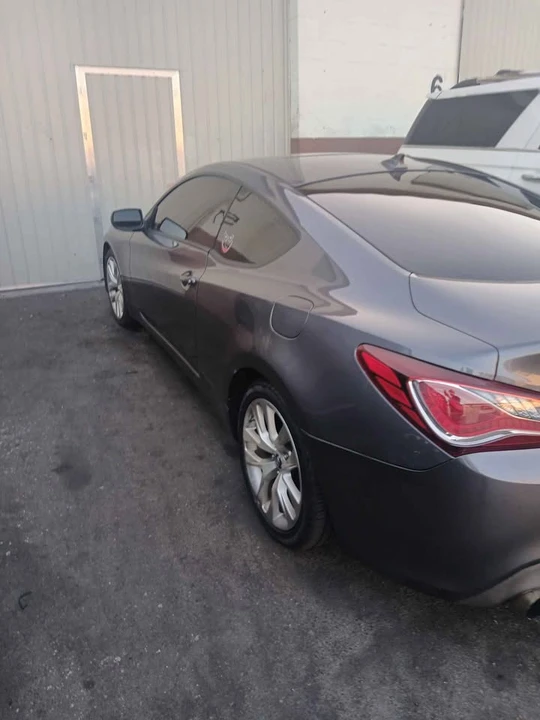 2016 Hyundai Genesis Coupe - Image 2 of 4