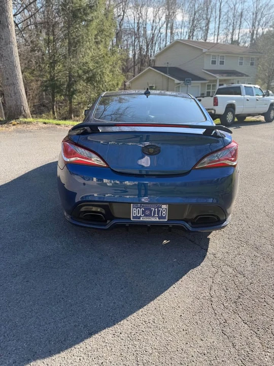 2016 Hyundai Genesis Coupe - Image 9 of 15
