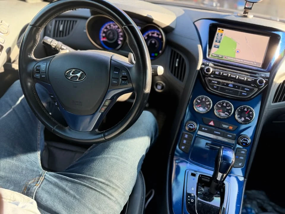 2016 Hyundai Genesis Coupe - Image 14 of 15