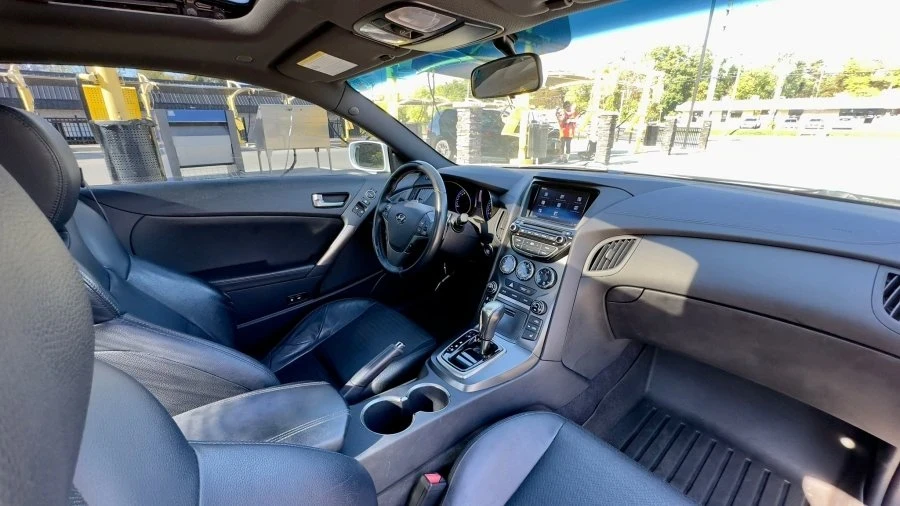 2016 Hyundai Genesis Coupe - Image 7 of 9