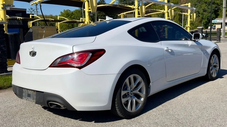 2016 Hyundai Genesis Coupe - Image 4 of 9