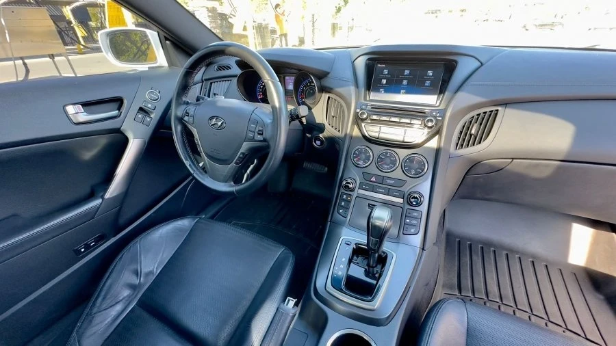 2016 Hyundai Genesis Coupe - Image 9 of 9