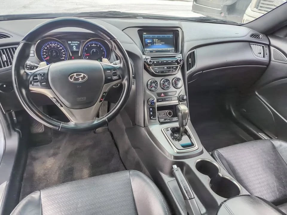 2016 Hyundai Genesis Coupe - Image 11 of 20