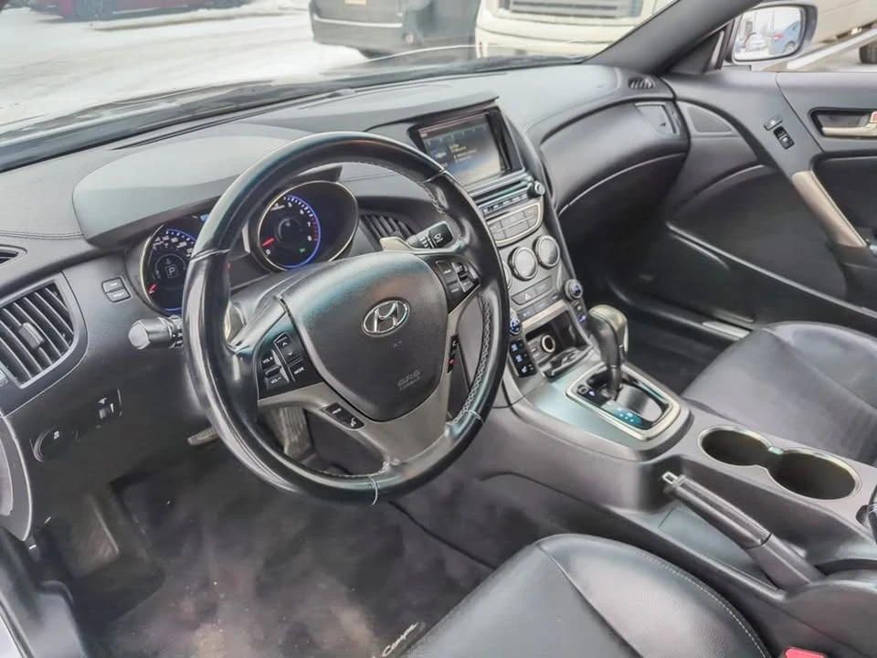 2016 Hyundai Genesis Coupe - Image 12 of 20