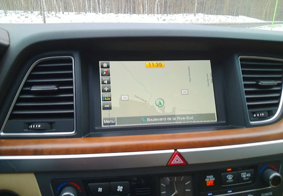 2016 Hyundai Genesis - Image 17 of 20