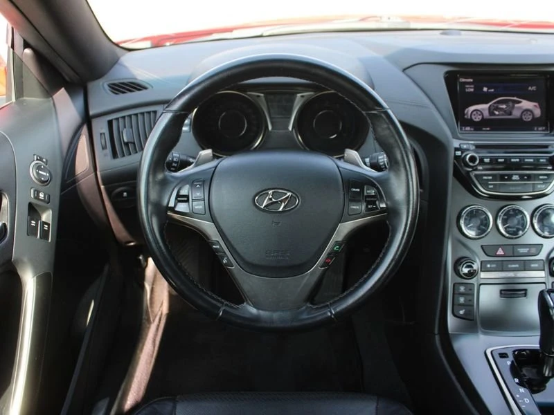 2016 Hyundai Genesis - Image 7 of 16