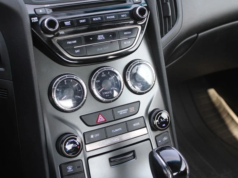2016 Hyundai Genesis - Image 12 of 16